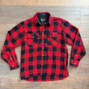 Vintage Woodland Red Buffalo Plaid Quilt Lined Flannel Shirt Jacket Mens Med